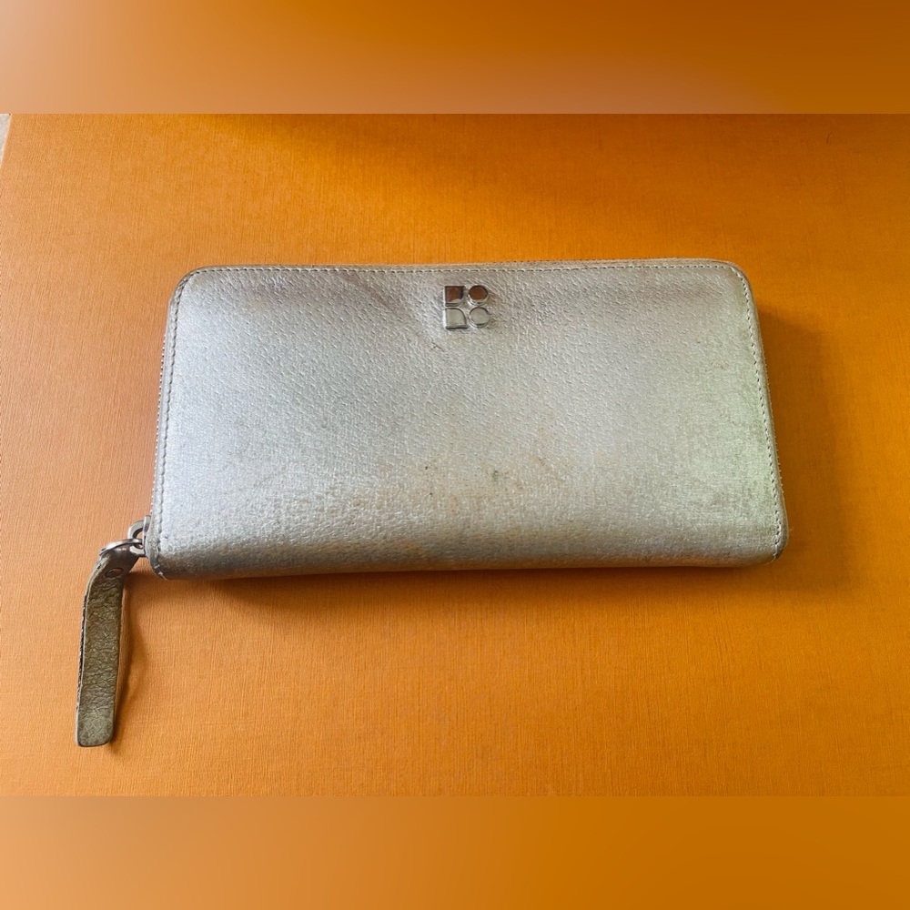 Kate Spade Metallic Silver Zipper Wallet